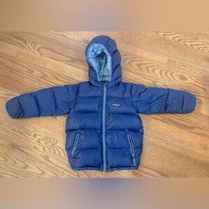 Navy Patagonia 4t puffer jacket